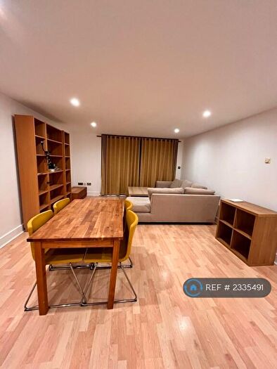 2 Bedroom Flat To Rent In Apollo Building, London, E14
