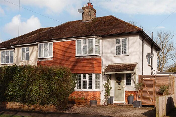 3 Bedroom House For Sale In Tynedale Road, Strood Green, Betchworth, RH3