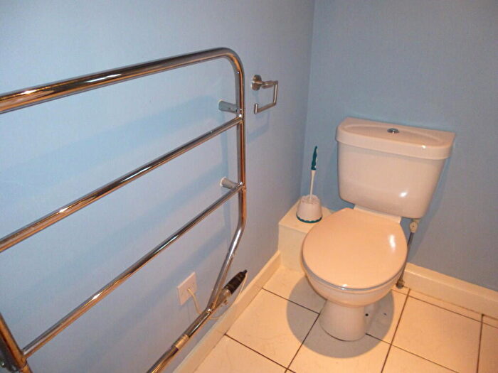 1 Bedroom Flat To Rent In Bf Windsor Road, Town Moor, DN2
