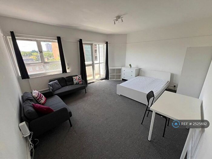 4 Bedroom Flat To Rent In The Chenies, London, NW1