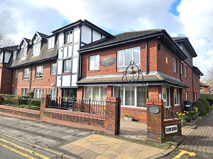 1 Bedroom Flat For Sale In Chester Road, Stockport, SK7
