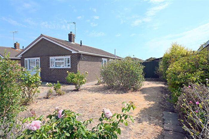 2 Bedroom Detached Bungalow For Sale In Cunningham Drive, Eastbourne, BN23