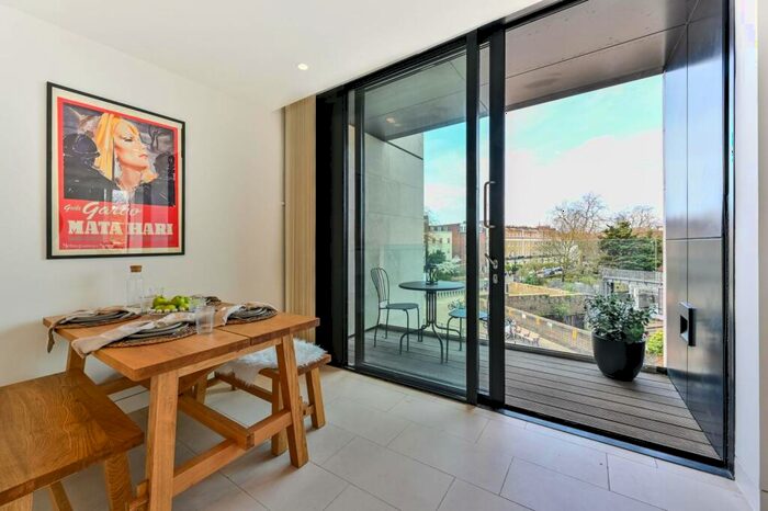 2 Bedroom Flat To Rent In Oval Road, Camden, London, NW1