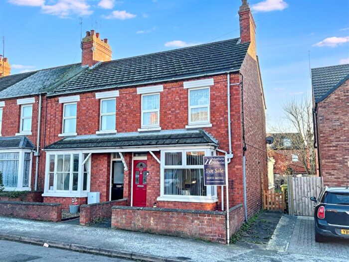 2 Bedroom Semi-Detached House For Sale In Queens Road, Wollaston, NN29