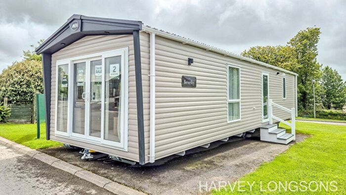 2 Bedroom Park Home For Sale In Stowford Farm Meadows, EX34