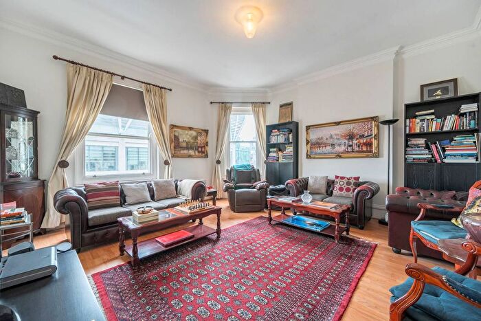 3 Bedroom Flat For Sale In Carlisle Place, Victoria, London, SW1P
