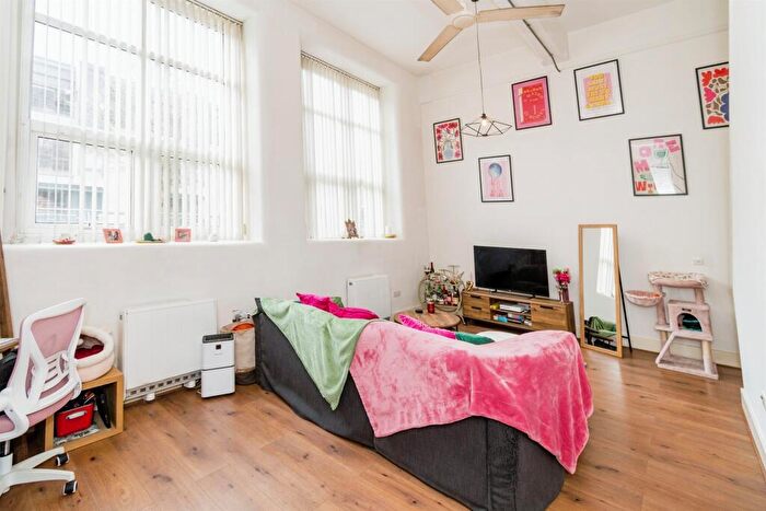 1 Bedroom Flat For Sale In Andersons Road, Southampton, SO14