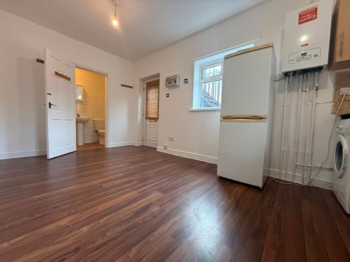 1 Bedroom Studio To Rent In High Street North, Dunstable, LU6