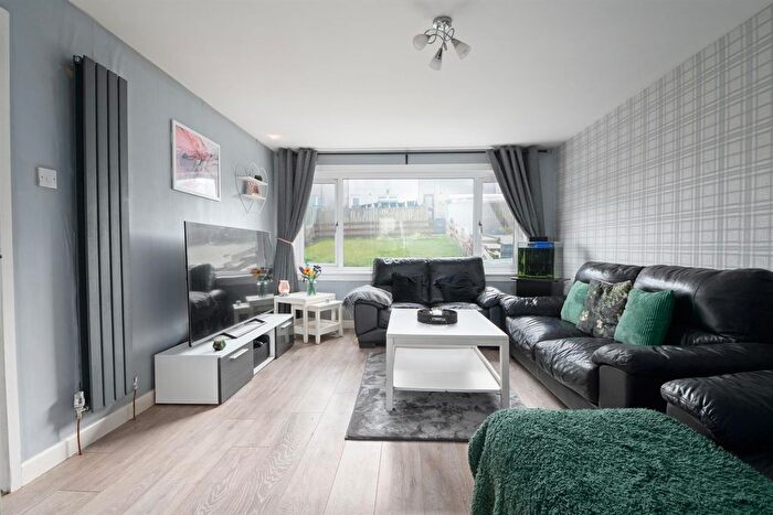 3 Bedroom End Of Terrace House For Sale In Kaimes Crescent, Kirknewton, EH27