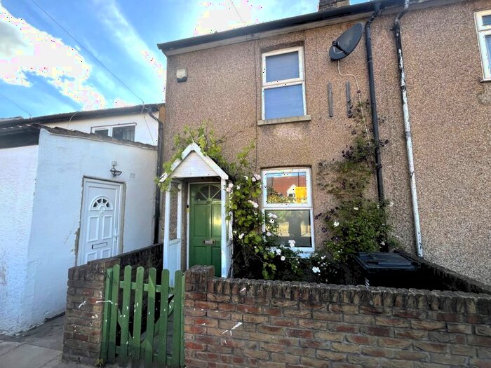 2 Bedroom End Of Terrace House To Rent In Martindale Road, Hounslow, TW4