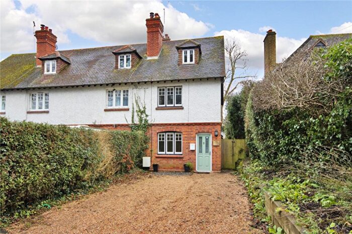 3 Bedroom End Of Terrace House To Rent In Bluehouse Lane, Oxted, Surrey, RH8