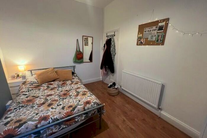 5 Bedroom Terraced House To Rent In Monthermer Road Cardiff, CF24