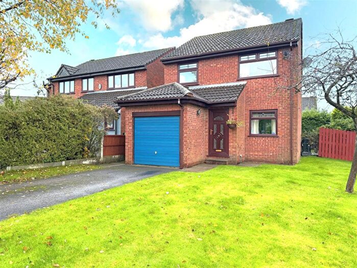 3 Bedroom Detached House For Sale In Churnet Close, Westhoughton, Bolton, BL5