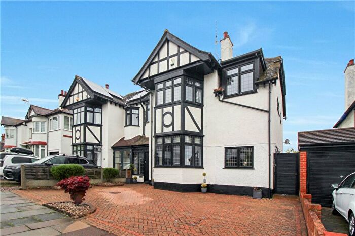 5 Bedroom Semi-Detached House To Rent In Kent View Avenue, Leigh-on-Sea, Essex, SS9