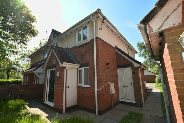 2 Bedroom Apartment To Rent In Stamford Close, Radcliffe, Manchester, M26