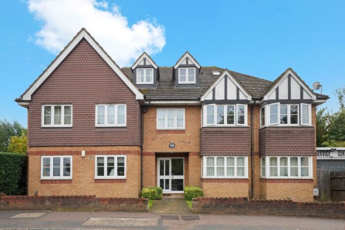 1 Bedroom Flat For Sale In Waterdell Place, Uxbridge Road, Rickmansworth, Hertfordshire, WD3