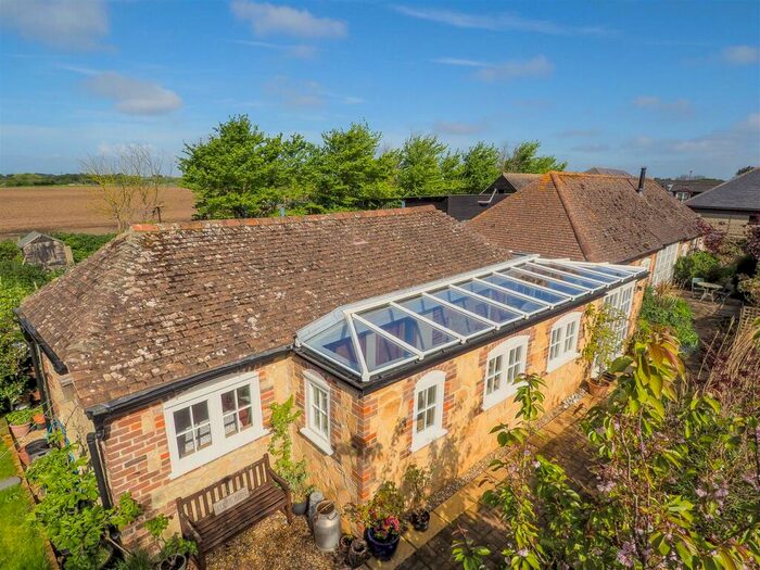 3 Bedroom Barn Conversion For Sale In Chichester Road, Selsey, Chichester, PO20