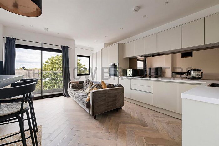 2 Bedroom Flat To Rent In Planetree Path, London, E17