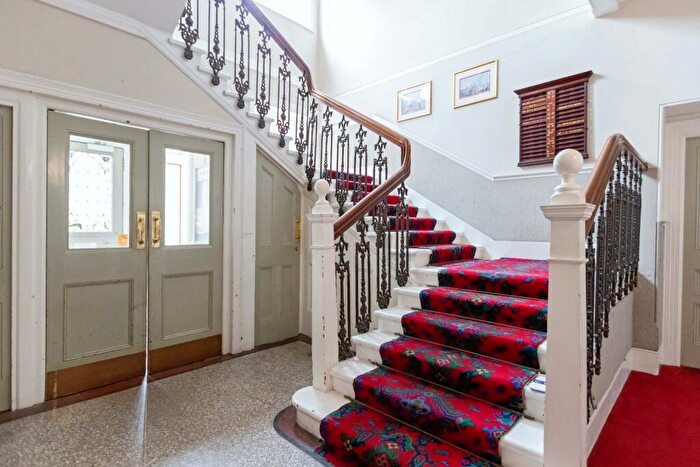 1 Bedroom Apartment For Sale In Holland Road, Hove, BN3