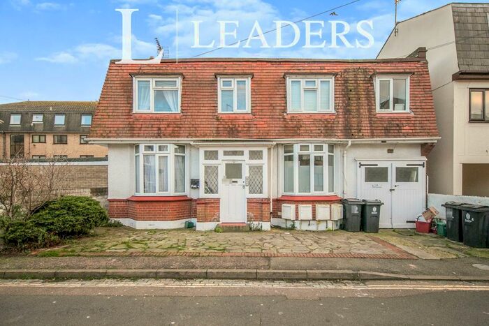 2 Bedroom Apartment To Rent In Church Crescent, Clacton-On-Sea, Essex, CO15