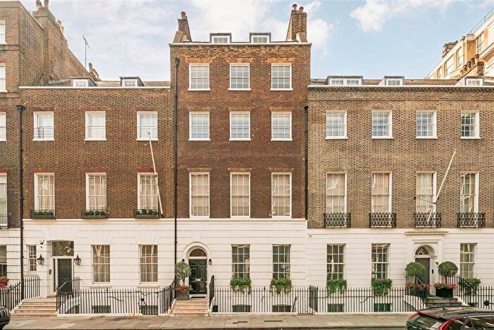 2 Bedroom Flat To Rent In Fitzhardinge Street, Marylebone, W1H