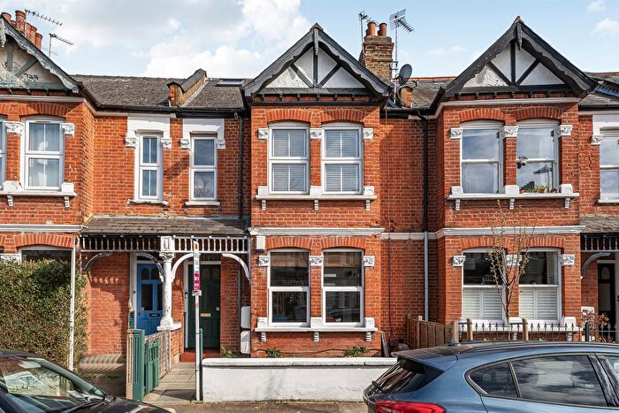 2 Bedroom Flat For Sale In Seaford Road, London, W13