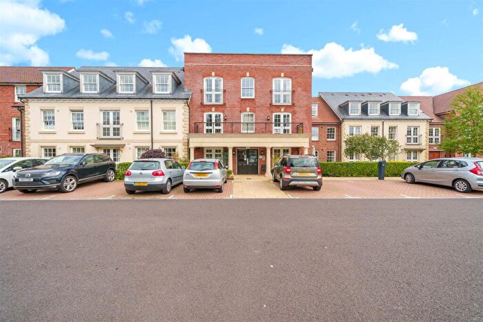 1 Bedroom Retirement Property For Sale In Hawthorn Lodge, Farnham, GU9