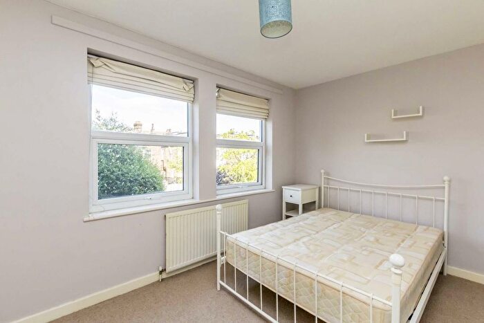 1 Bedroom Flat To Rent In Moring Road, London, SW17