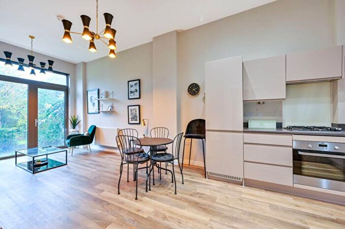 2 Bedroom Flat To Rent In Wey Corner, Walnut Tree Close, Guildford, GU1