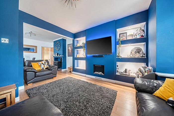 2 Bedroom Property For Sale In Park Farm Road, Waterlooville, PO7