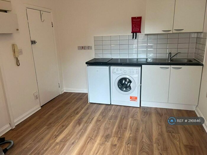 Studio To Rent In Stratford, London, E15