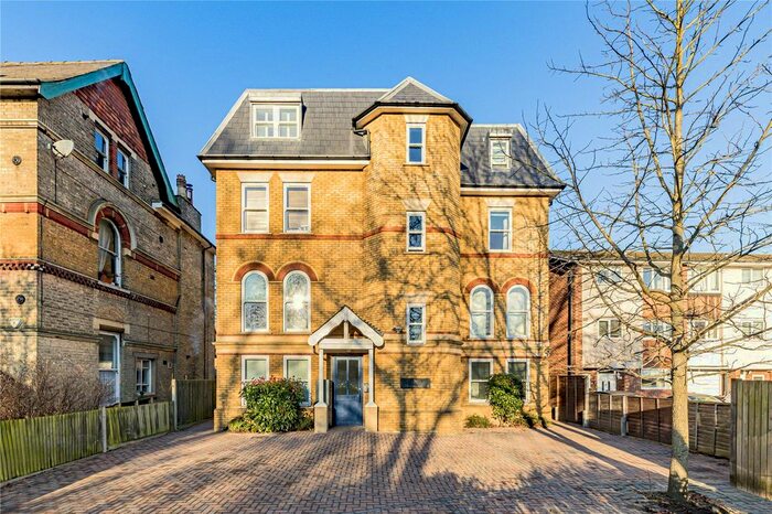 2 Bedroom Flat To Rent In Verano Lodge, 11A The Avenue, Worcester Park KT4