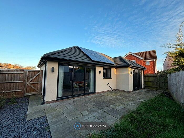2 Bedroom Bungalow To Rent In Beechcroft Road, Swindon, SN2