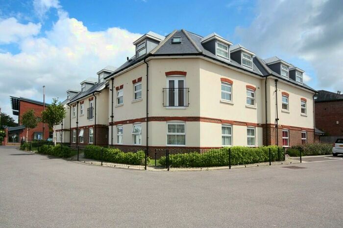 2 Bedroom Flat To Rent In Brighton Road, Horsham, RH13