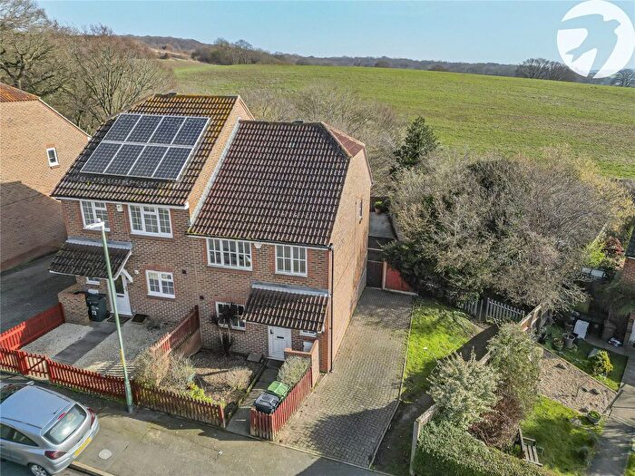 3 Bedroom Semi-Detached House For Sale In Ladywood Road, Darenth, Kent, DA2