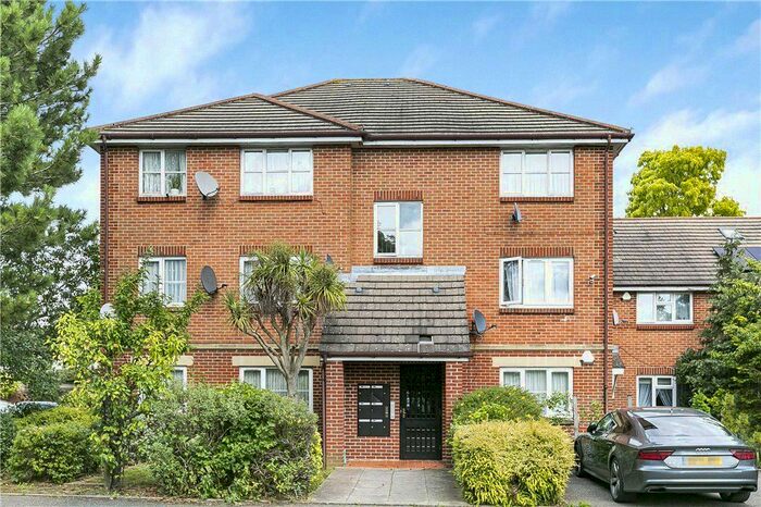 2 Bedroom Flat To Rent In Pearce Close, Mitcham, CR4