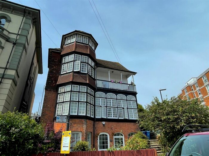 1 Bedroom Flat To Rent In Cornwallis Gardens, Hastings, TN34