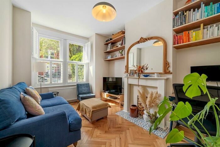 2 Bedroom Flat To Rent In Durban Road, West Norwood, SE27