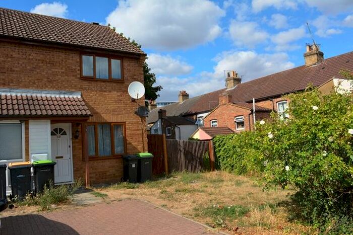 3 Bedroom Semi-Detached House To Rent In Bed, Semi-Detached Property, South Wing Hospital, MK42