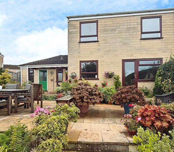 5 Bedroom Semi-Detached House For Sale In Brendon Close, Oldland Common, Bristol, BS30