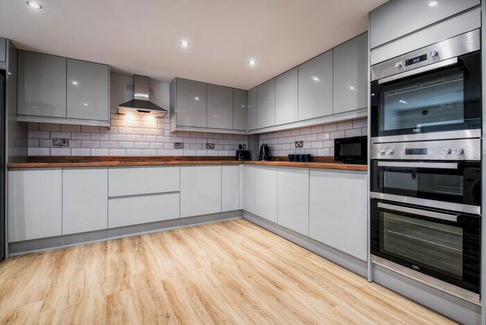 9 Bedroom Terraced House To Rent In Headingley Avenue, Headingley, Leeds, LS6