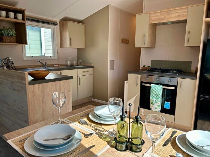 2 Bedroom Mobile/park Home For Sale In Harmby, Leyburn, DL8
