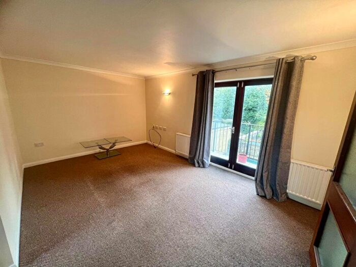 1 Bedroom Flat To Rent In Regent Road, Ilkley, West Yorkshire, LS29