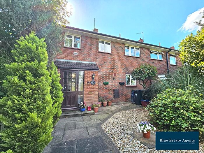 3 Bedroom Terraced House For Sale In Brabazon Road, Hounslow, TW5