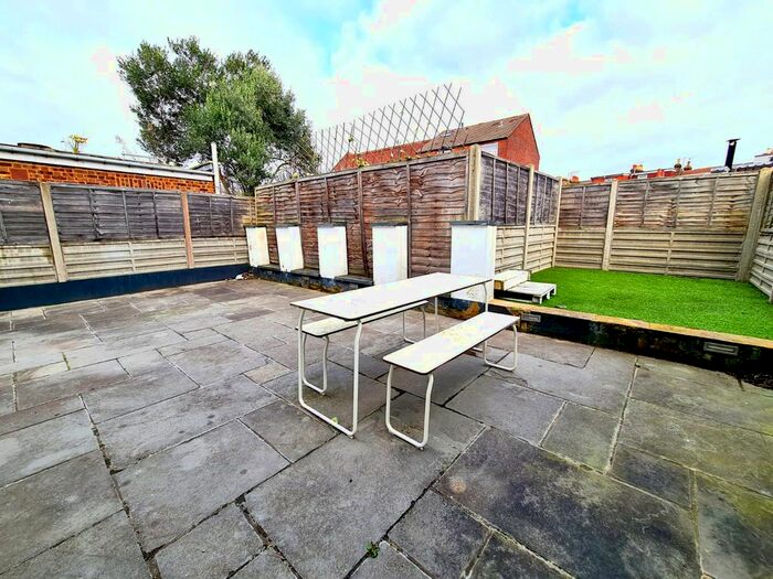 3 Bedroom Flat To Rent In Harringay Road, Haringey, N15