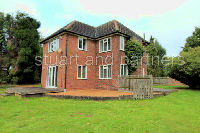 3 Bedroom Detached House To Rent In Orchard Way, Warninglid, RH17