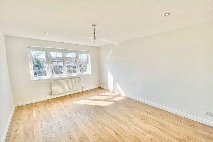 4 Bedroom Property To Rent In Hervey Close, London, N3