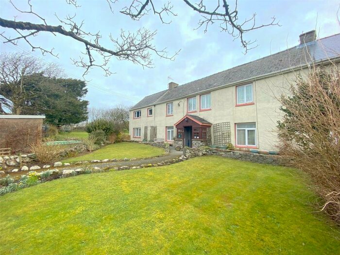 7 Bedroom Semi-Detached House For Sale In Croesgoch, Haverfordwest, SA62