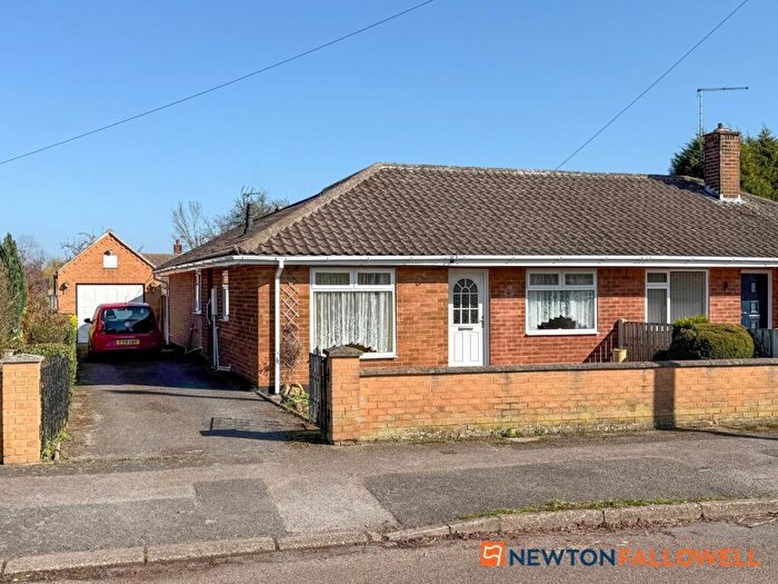 3 Bedroom Semi-Detached Bungalow For Sale In Village Way, Farndon, NG24