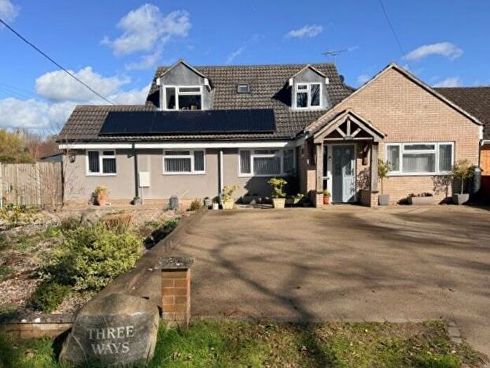 4 Bedroom Detached House For Sale In Newton Road, Hainford, NR10